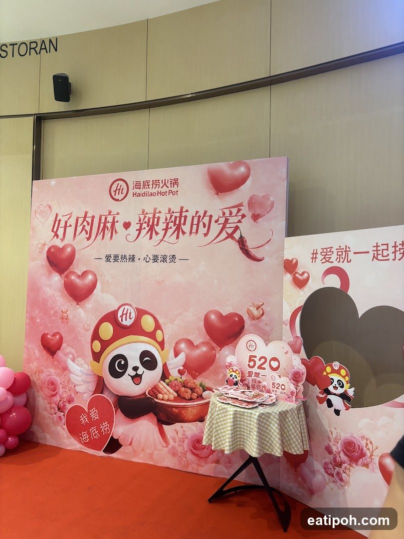海底捞火锅 promotional display