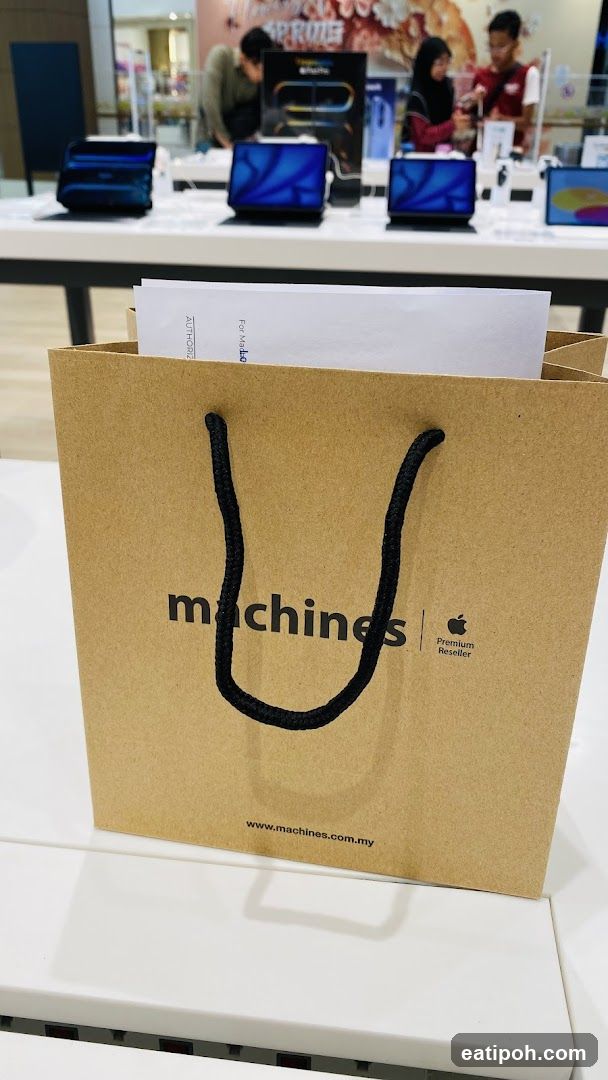 Machines Apple Premium Reseller Shop Interior