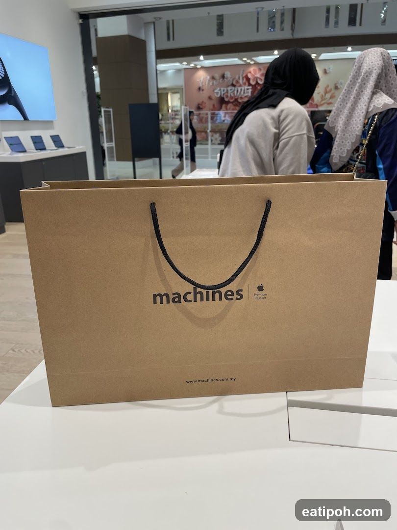 Machines Apple Premium Reseller Shop Interior