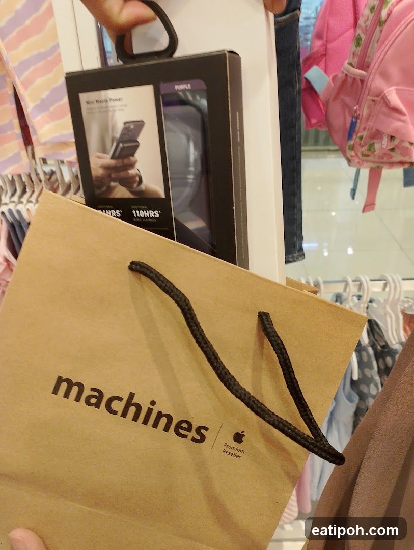 Shopping bag and product display