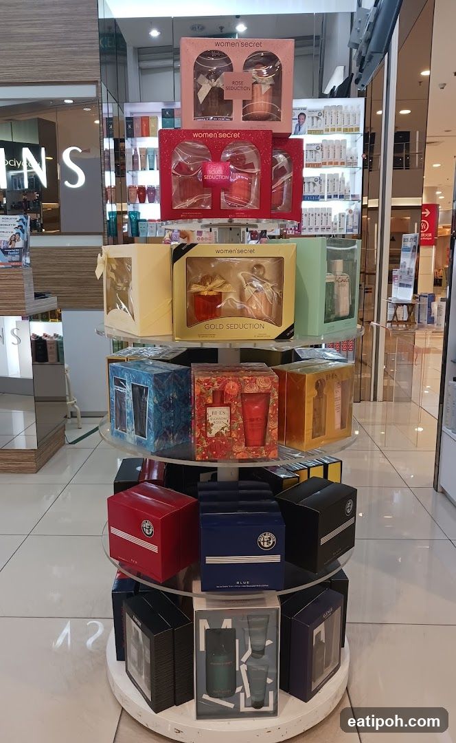 Retail Display in Shopping Mall