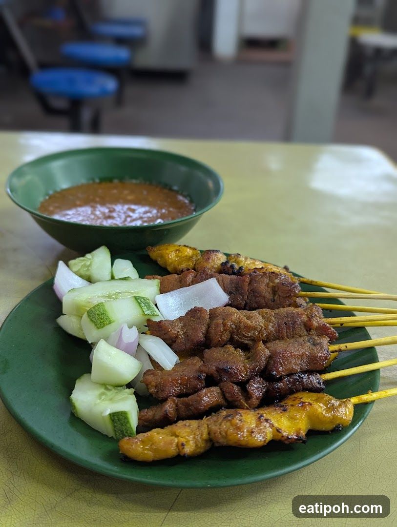 Satay with Sauce and Vegetables