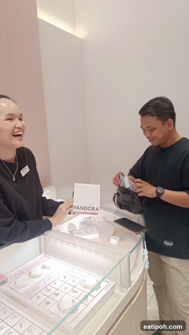 Pandora Store Interior