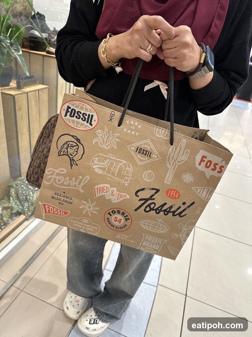 Fossil shopping bag