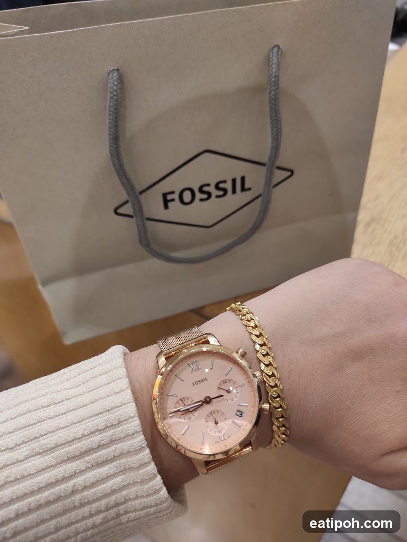 Fossil Brand Item and Bag