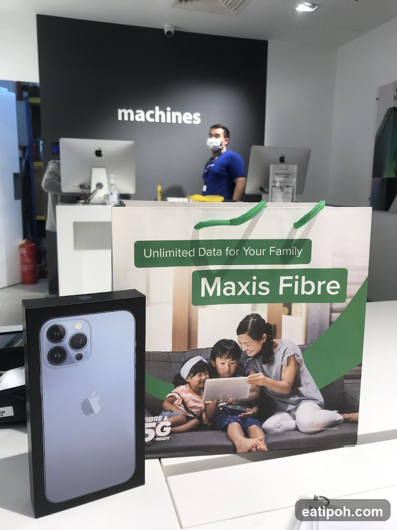 iPhone and Maxis Fibre Advertisement