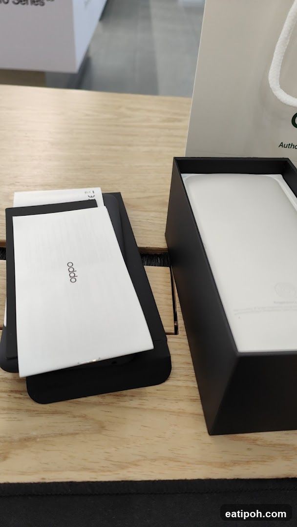 Oppo Phone Box Contents