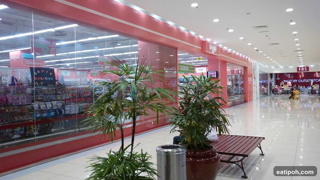 Daiso Storefront