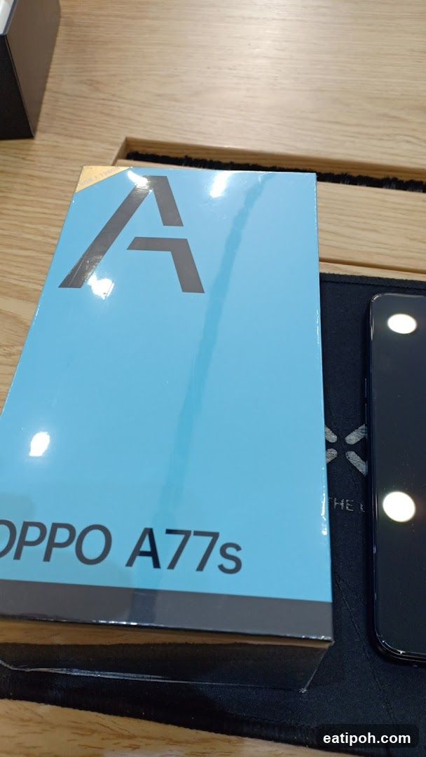 OPPO A77s phone box