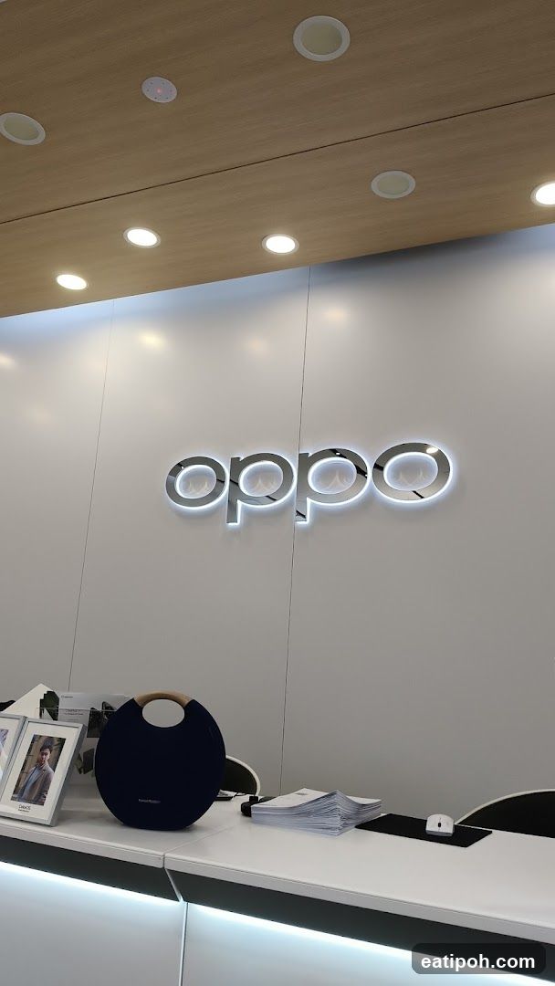 Oppo Store Interior