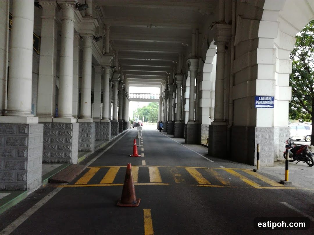 Covered walkway with columns