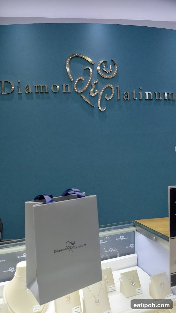 Diamond & Platinum Jewelry Display
