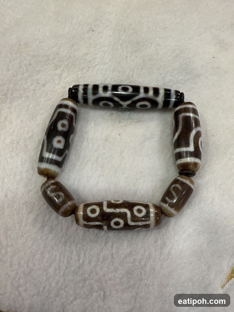 Bracelet with Dzi Beads