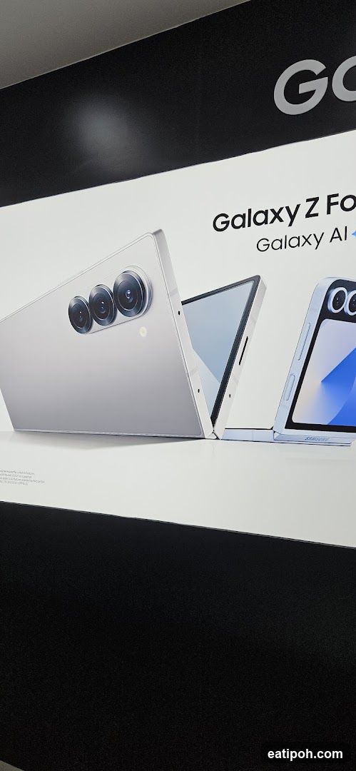 Samsung Galaxy Z Fold and Flip Advertisement