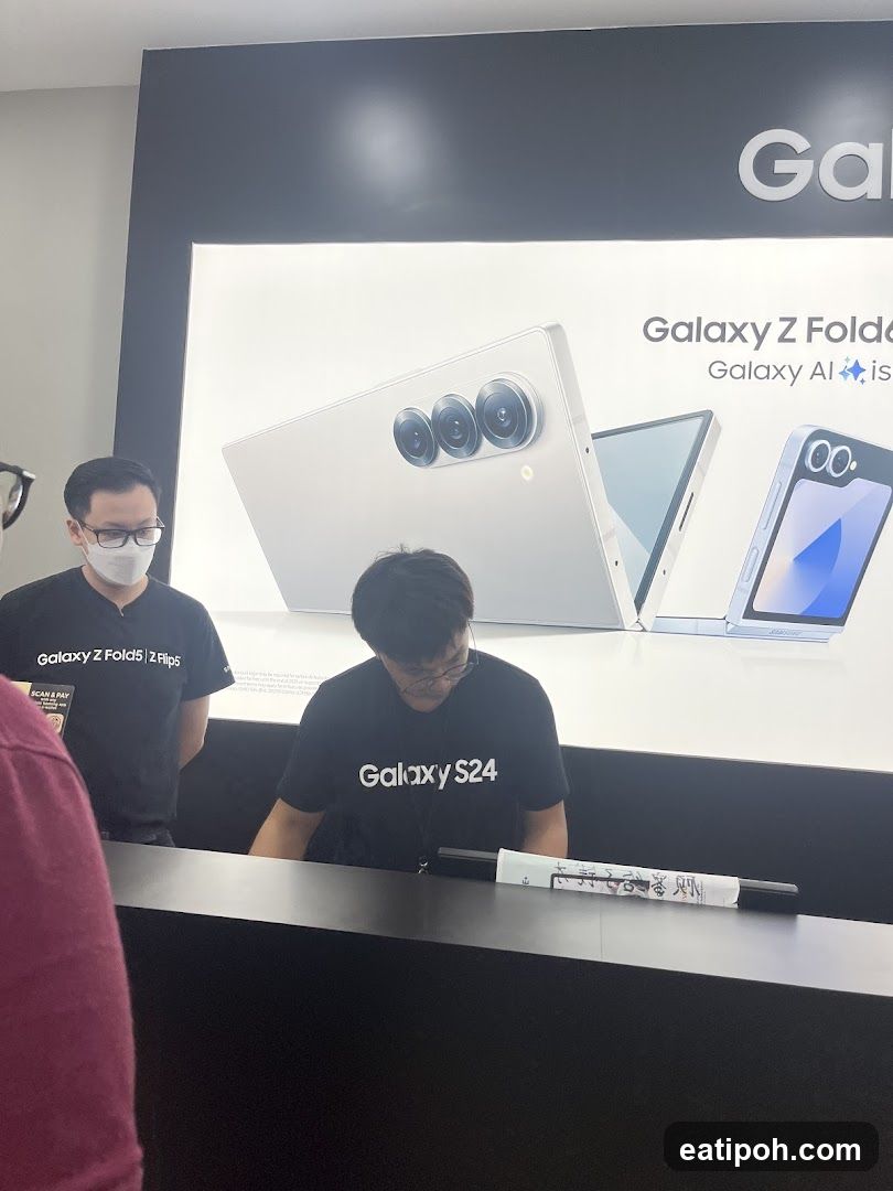 Samsung Galaxy Store Display