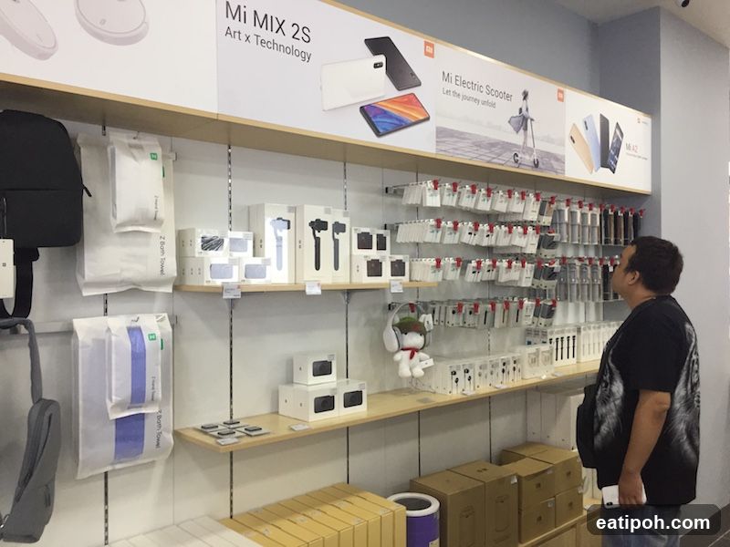 Electronics Store Display