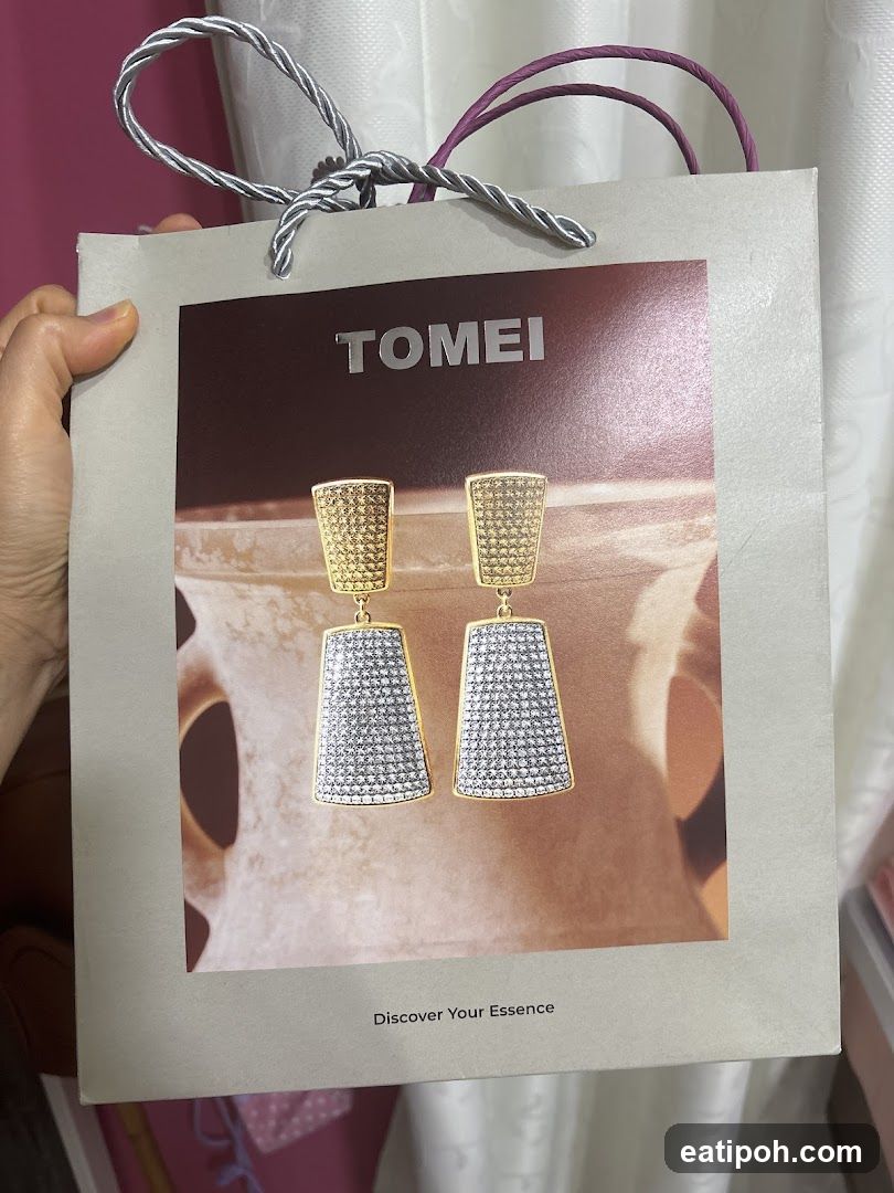 Tomei Shopping Bag with Earrings