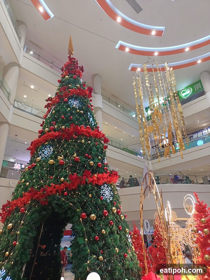 Christmas Tree Decoration in a Mall