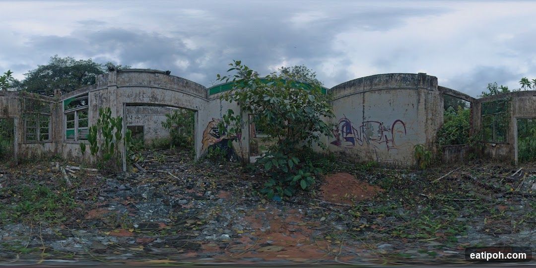 Abandoned building with graffiti