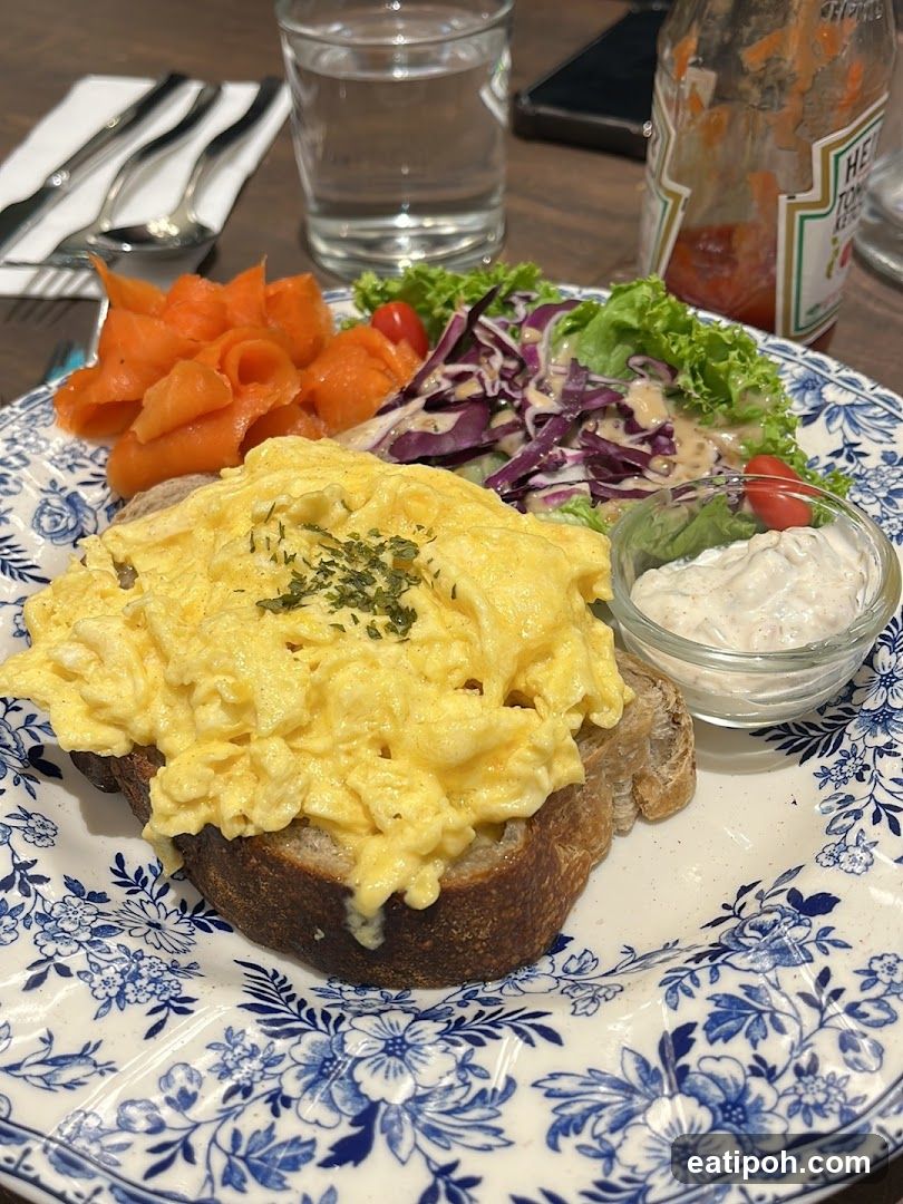 Scrambled Eggs with Smoked Salmon