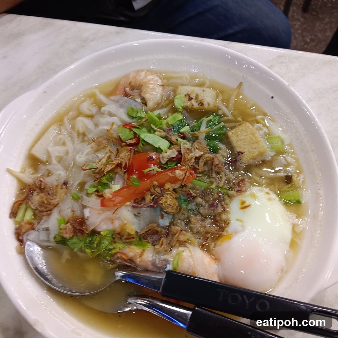 Noodle Soup with Shrimp and Egg