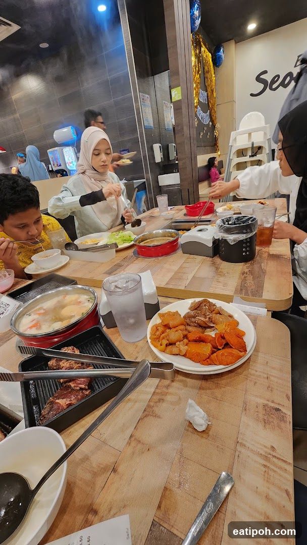 People eating at a restaurant