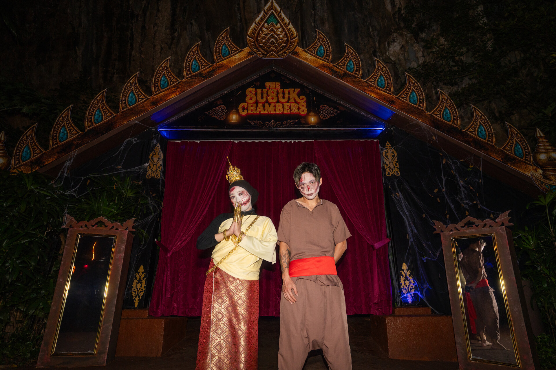 The Susuk Chambers facade at Screamfest 5, Lost World of Tambun, with two costumed performers